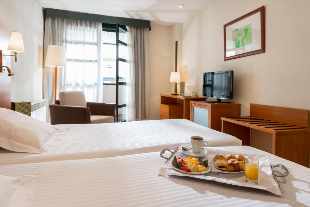 Double or Twin Room interior